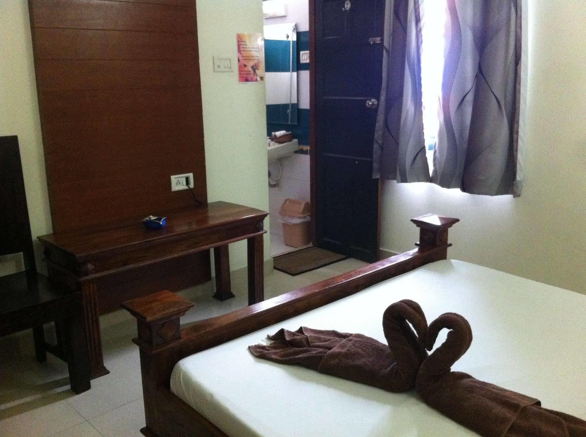 Oyo Home 63551 Pleasant Stay Near Fort Kochi Beach Exterior foto