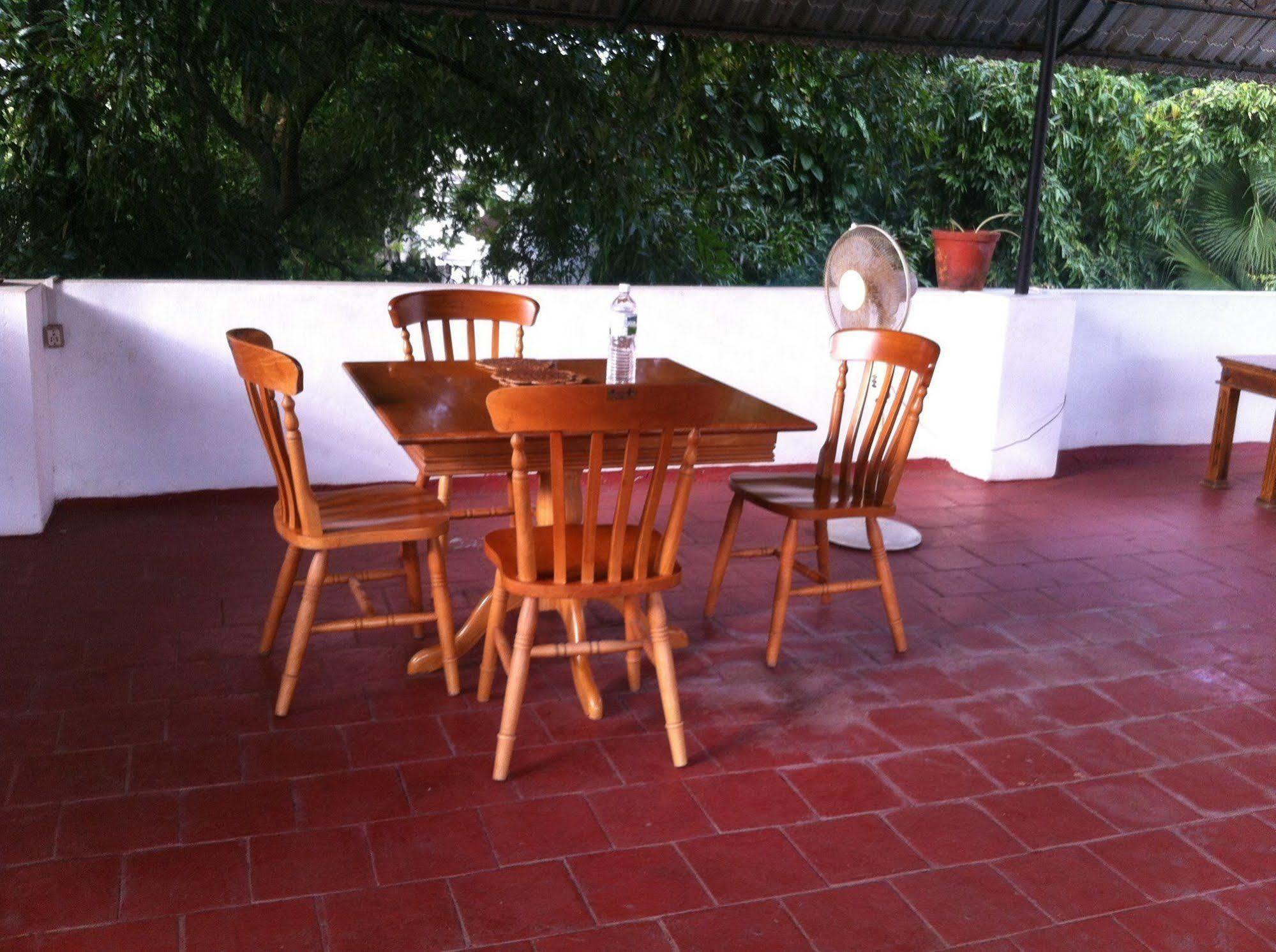 Oyo Home 63551 Pleasant Stay Near Fort Kochi Beach Exterior foto
