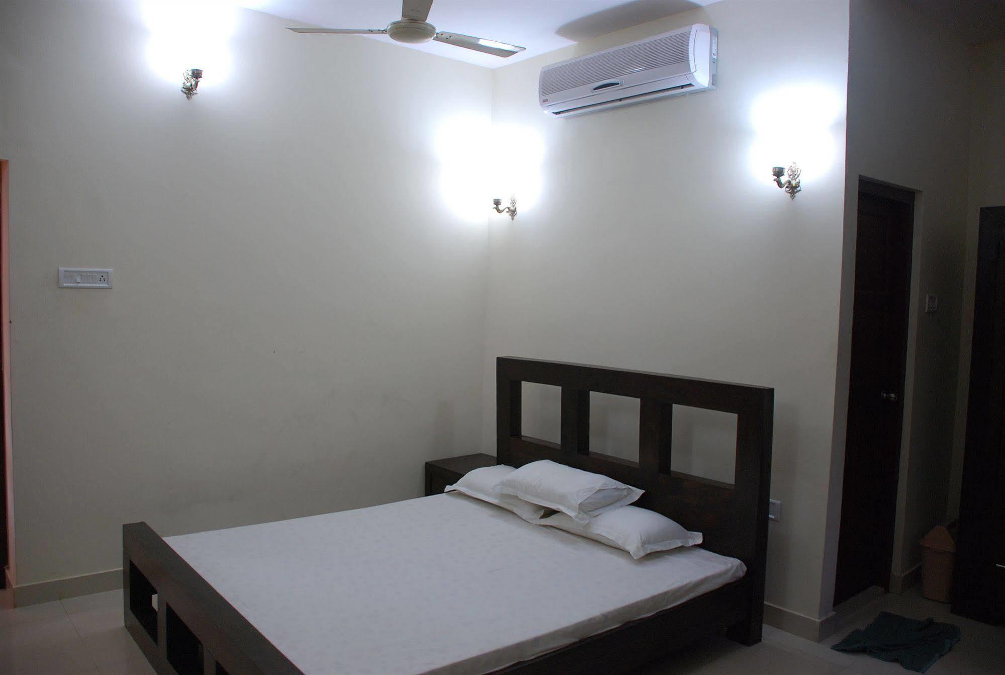 Oyo Home 63551 Pleasant Stay Near Fort Kochi Beach Exterior foto